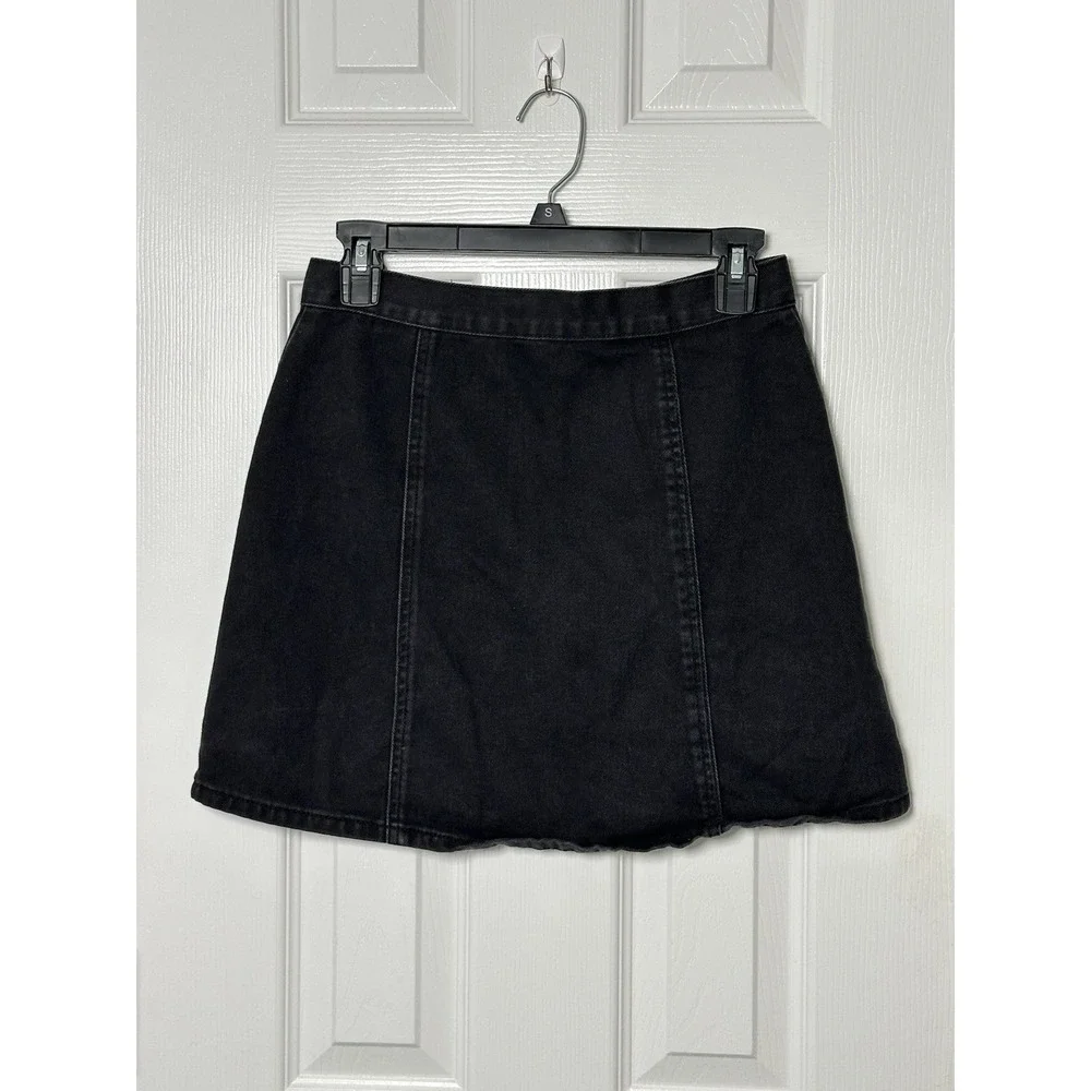 Urban Outfitters BDG Size S Black Denim Snap Button Front Mini Skirt‎ Pockets
